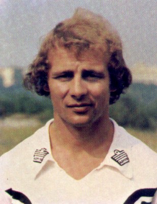 	Bernd Hölzenbein 	